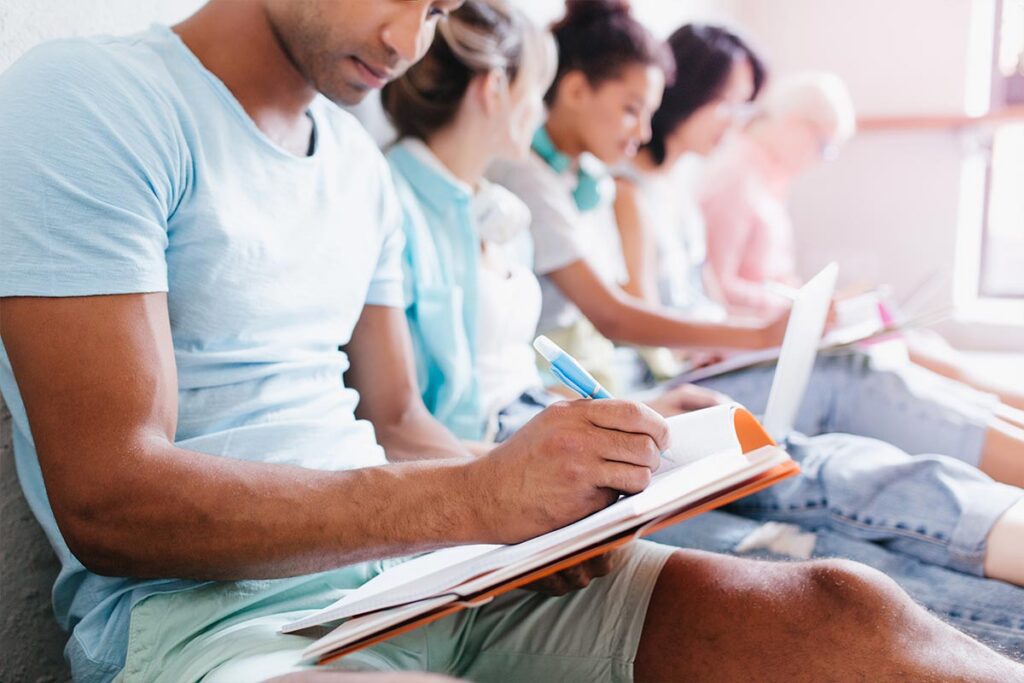 Cursos gratuitos sevilla desempleados